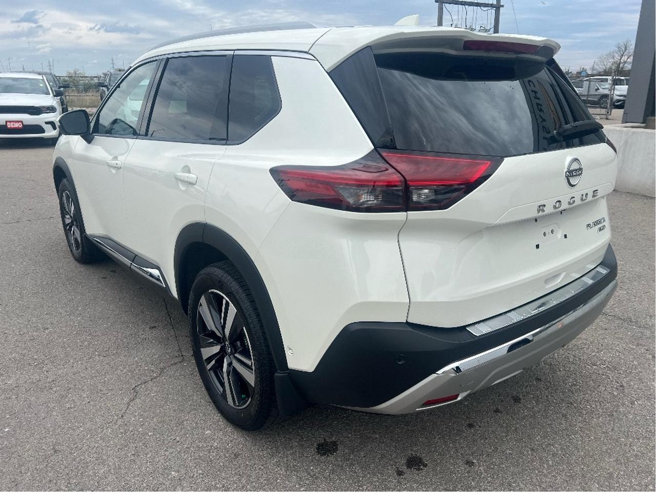 2023 Nissan Rogue AWD Platinum *LEATHER *SUNROOF *NAVI *CLEAN CARFAX Photo