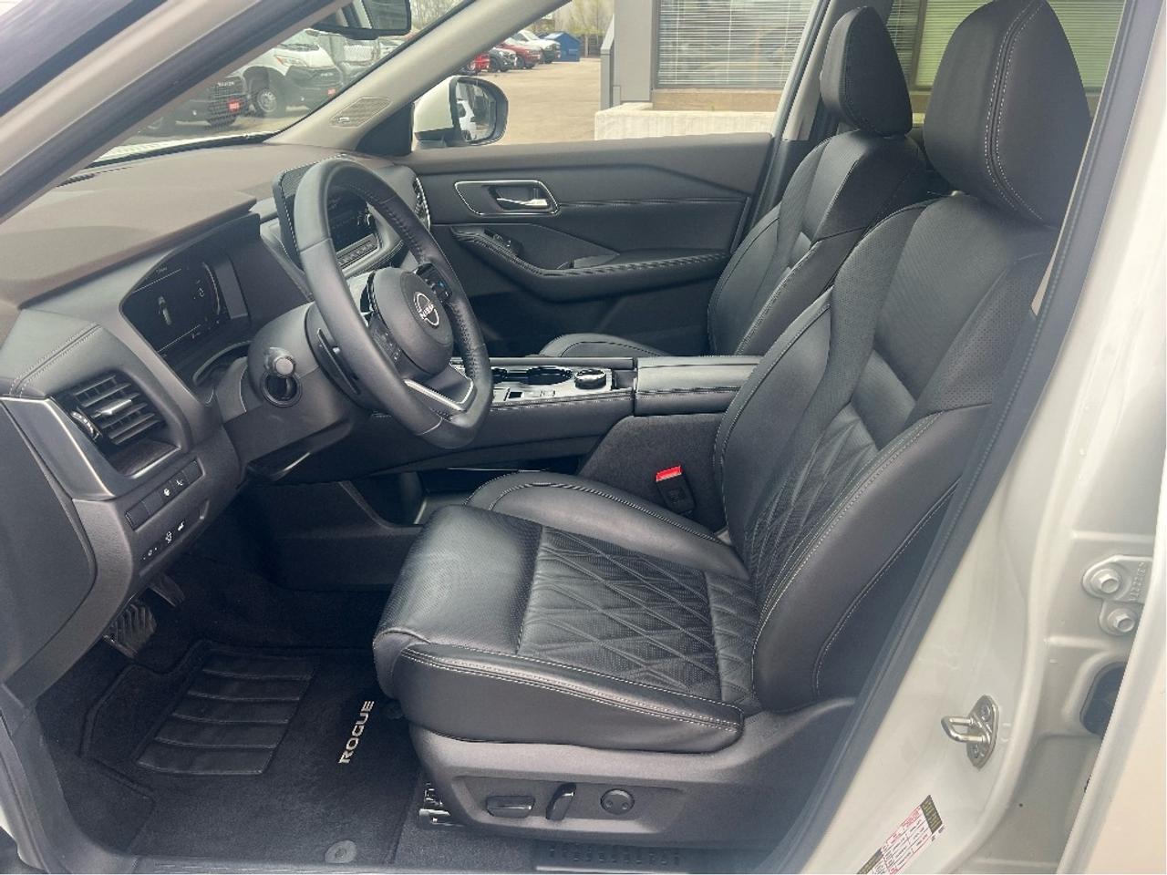 2023 Nissan Rogue AWD Platinum *LEATHER *SUNROOF *NAVI *CLEAN CARFAX Photo