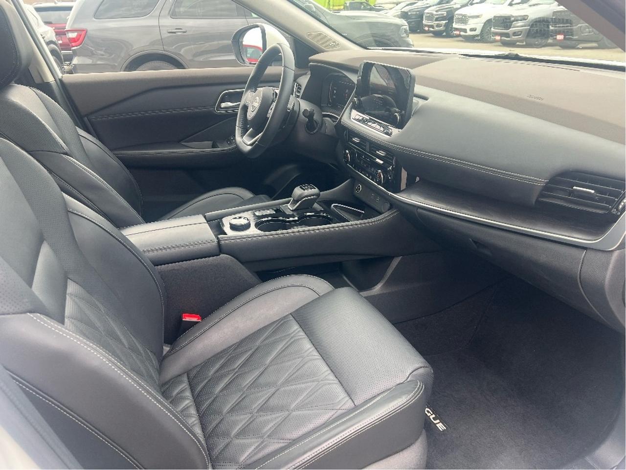 2023 Nissan Rogue AWD Platinum *LEATHER *SUNROOF *NAVI *CLEAN CARFAX Photo