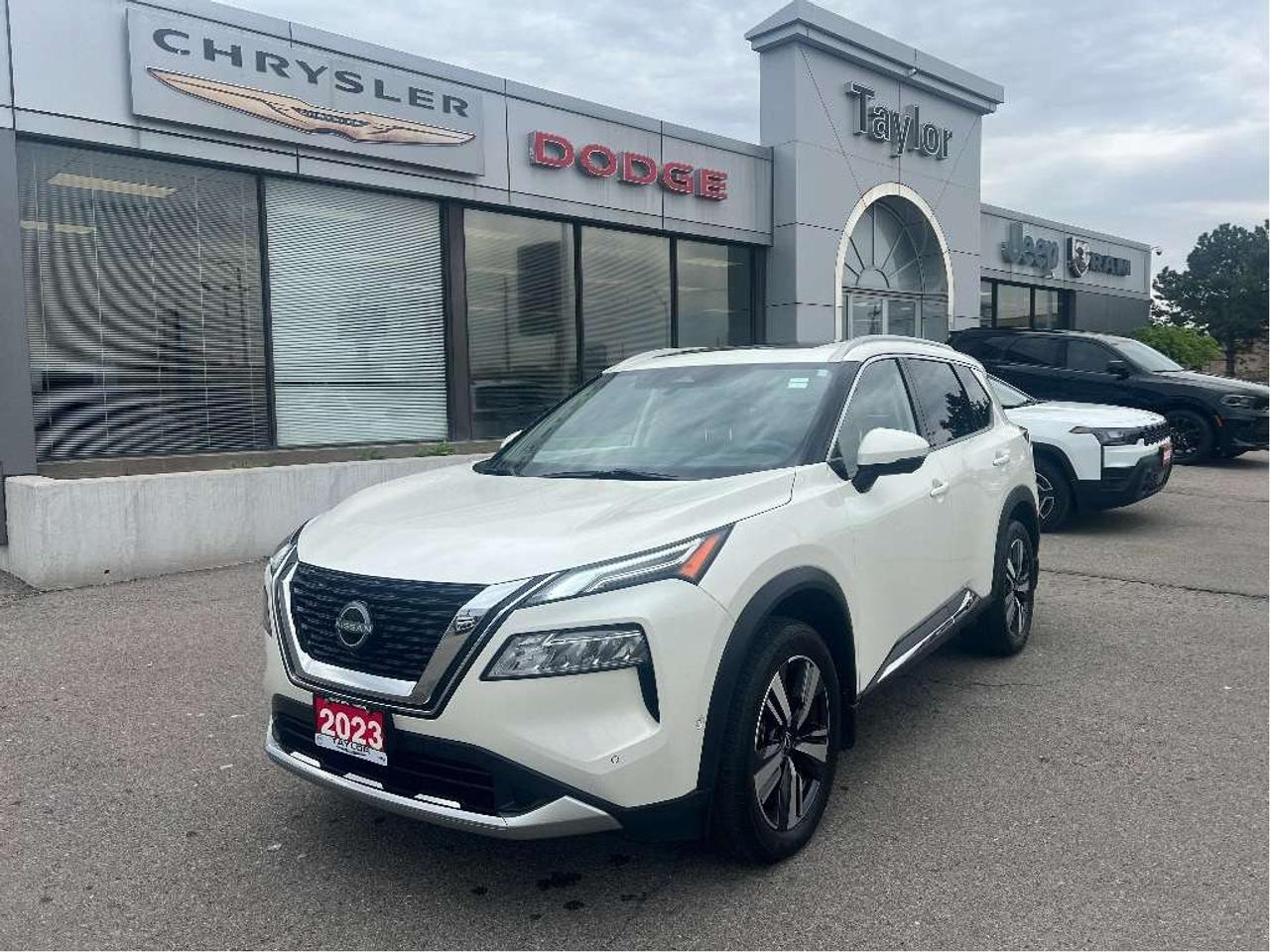 2023 Nissan Rogue AWD Platinum *LEATHER *SUNROOF *NAVI *CLEAN CARFAX Photo1