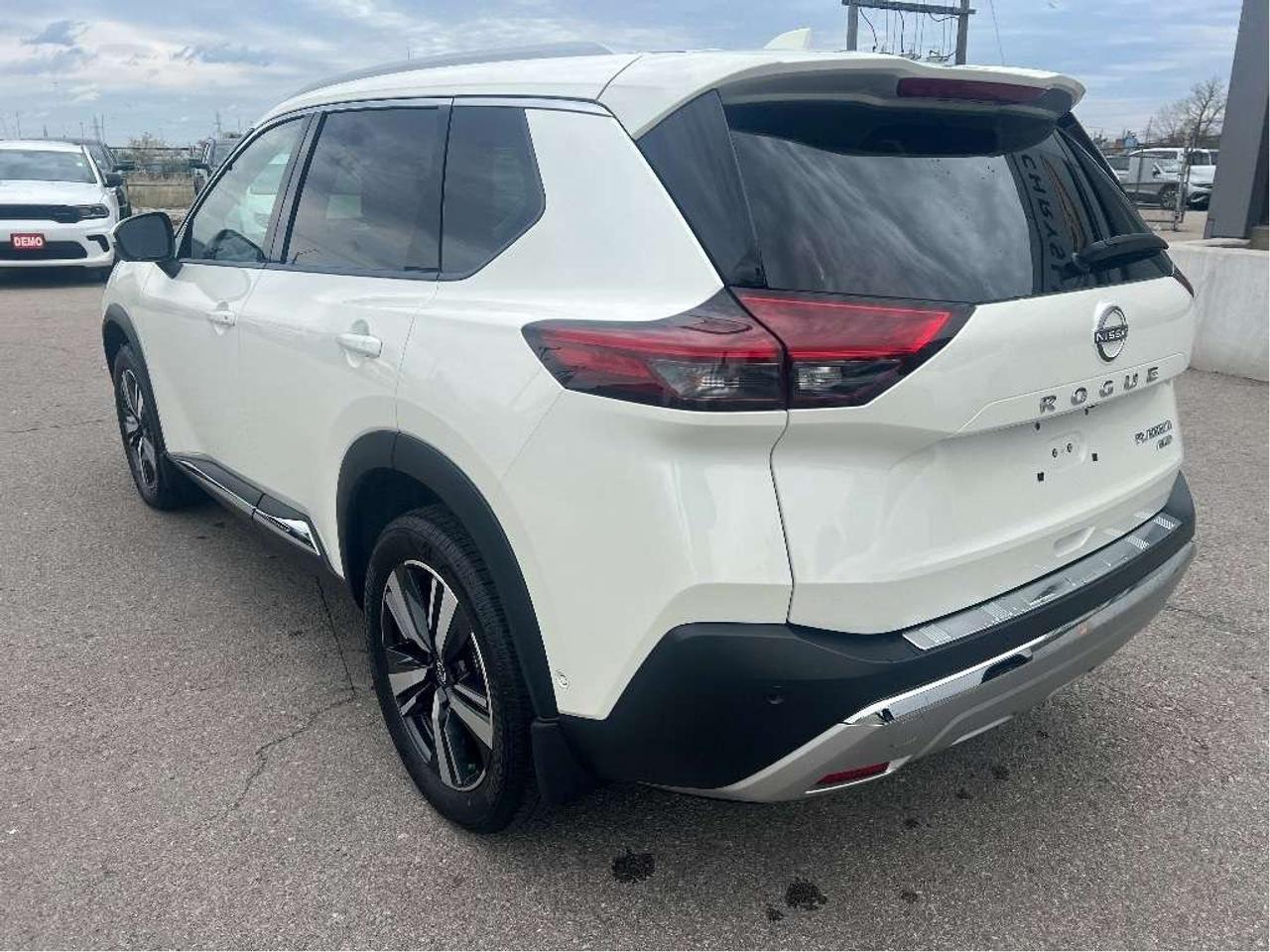 2023 Nissan Rogue AWD Platinum *LEATHER *SUNROOF *NAVI *CLEAN CARFAX Photo