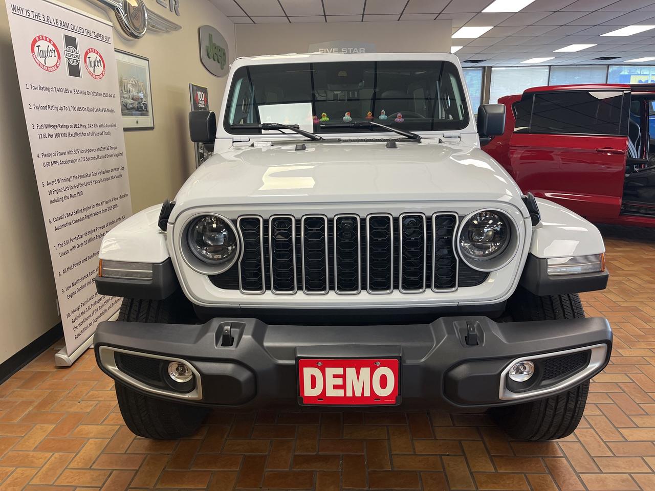 2025 Jeep Wrangler Sahara V6 *LEATHER *NAVI *SAFETY GROUP *DEMO Photo