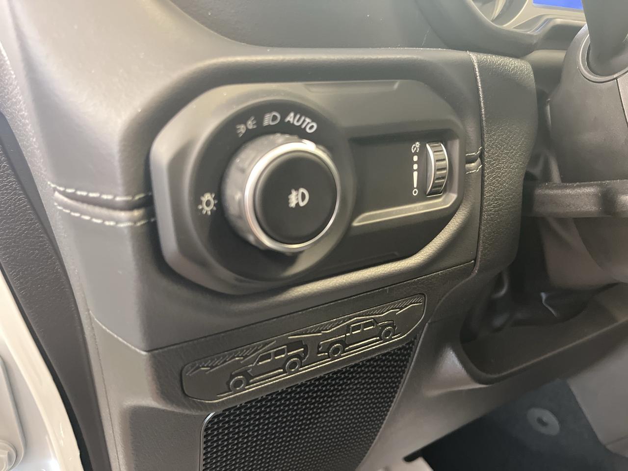 2025 Jeep Wrangler Sahara V6 *LEATHER *NAVI *SAFETY GROUP *DEMO Photo