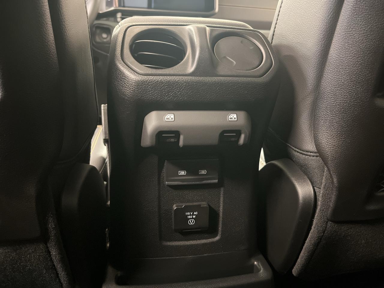 2025 Jeep Wrangler Sahara V6 *LEATHER *NAVI *SAFETY GROUP *DEMO Photo