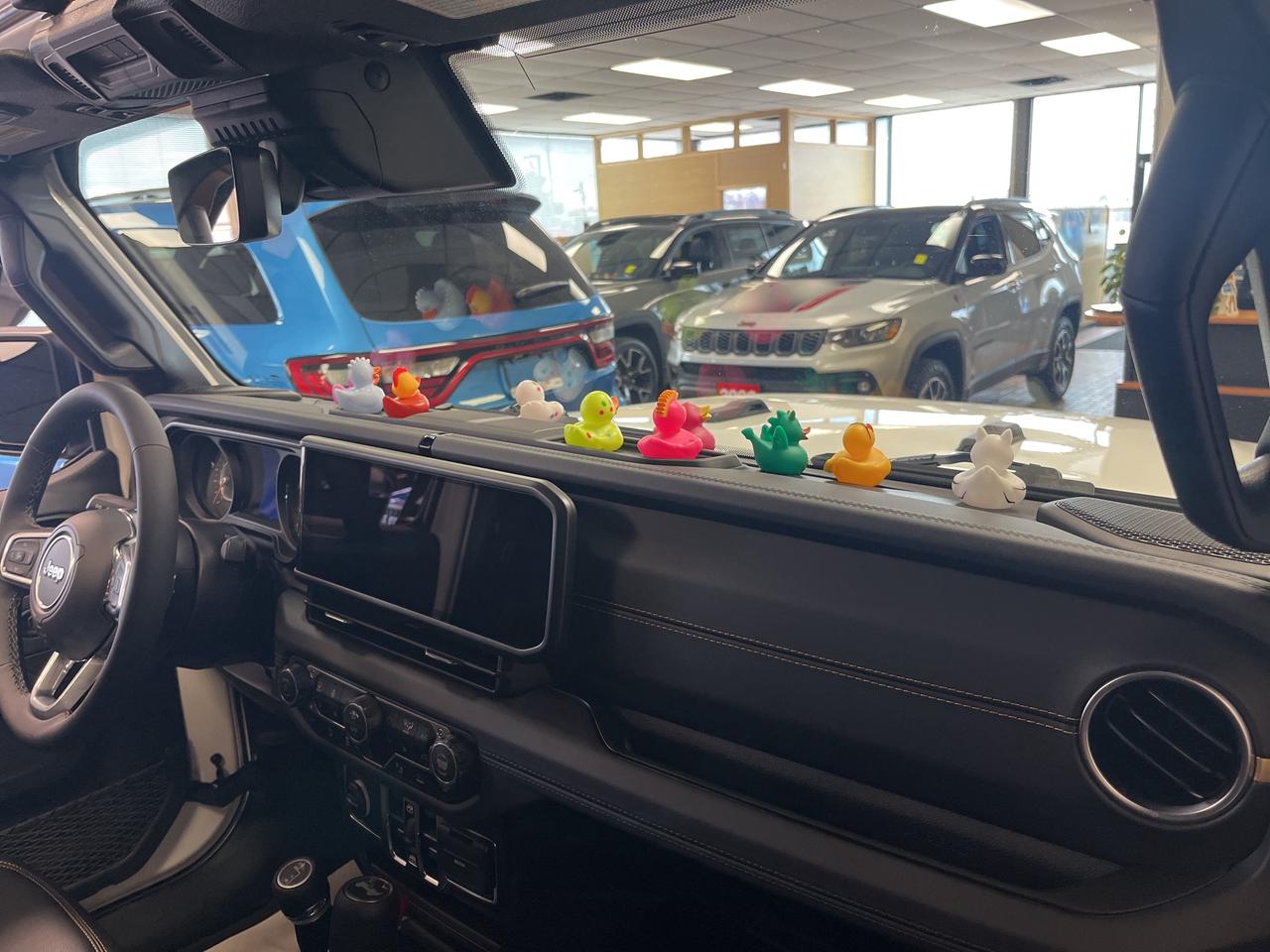 2025 Jeep Wrangler Sahara V6 *LEATHER *NAVI *SAFETY GROUP *DEMO Photo