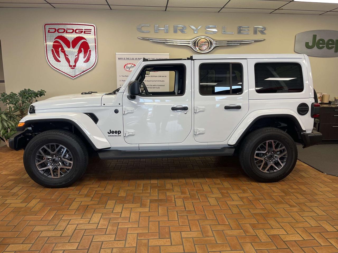2025 Jeep Wrangler Sahara V6 *LEATHER *NAVI *SAFETY GROUP *PWR SEATS Photo