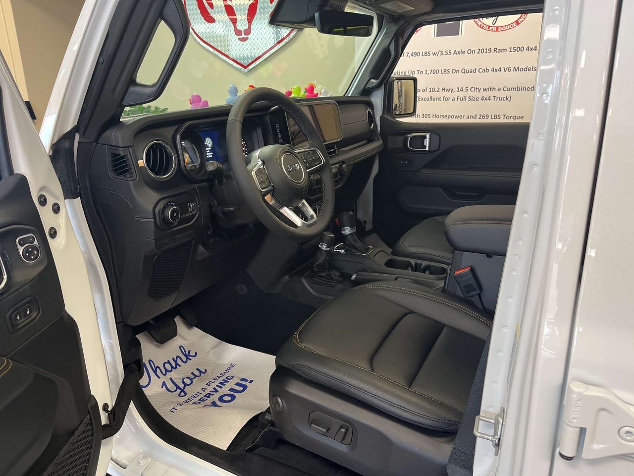 2025 Jeep Wrangler Sahara V6 *LEATHER *NAVI *SAFETY GROUP *PWR SEATS Photo