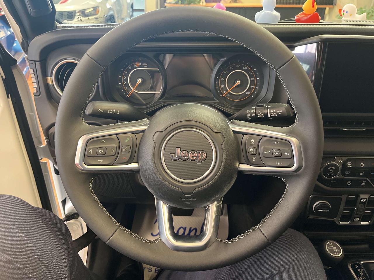 2025 Jeep Wrangler Sahara V6 *LEATHER *NAVI *SAFETY GROUP *PWR SEATS Photo