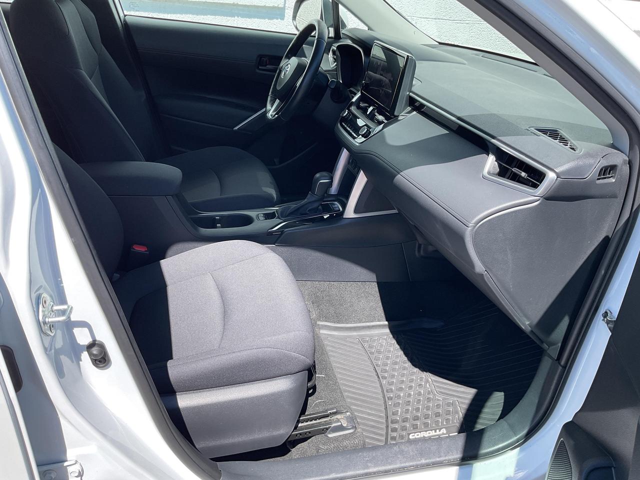 2023 Toyota Corolla Cross LE 4dr All-Wheel Drive Photo