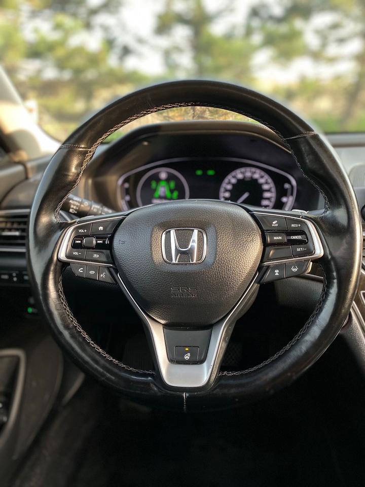 2020 Honda Accord Touring | FULLY LOADED | NO ACCIDENT Photo