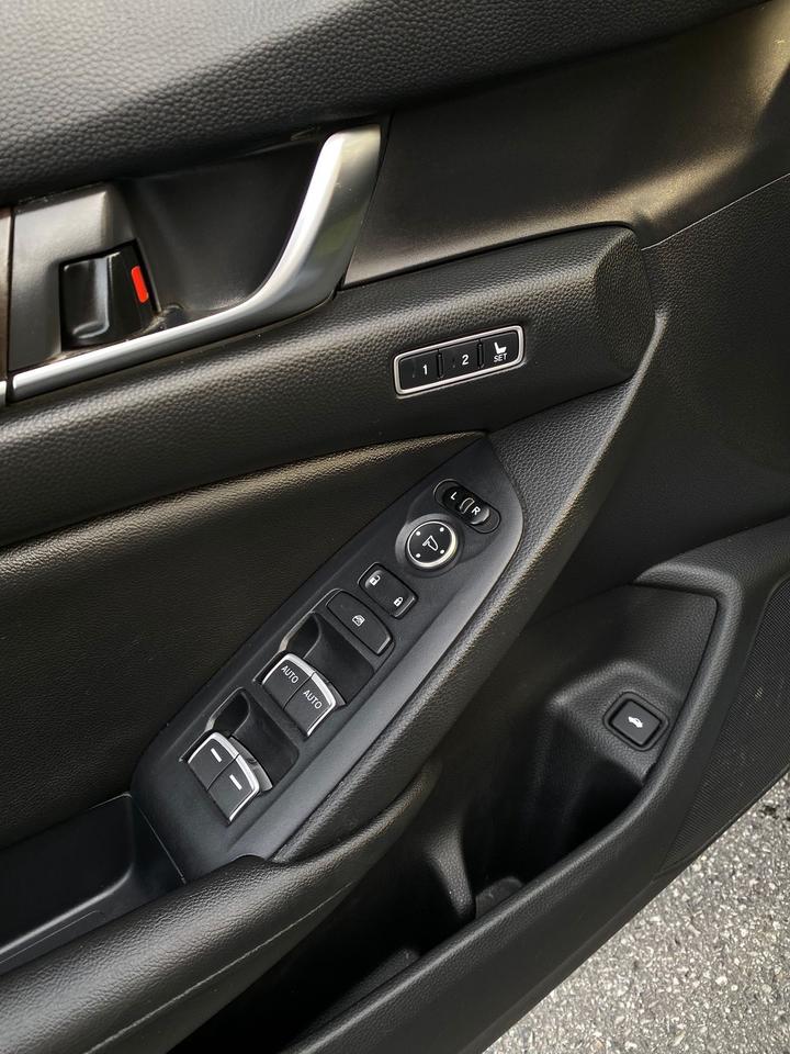 2020 Honda Accord Touring | FULLY LOADED | NO ACCIDENT Photo