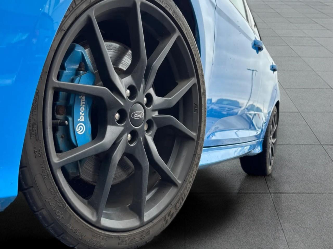 2017 Ford Focus RS Base 4dr Hatchback Photo2