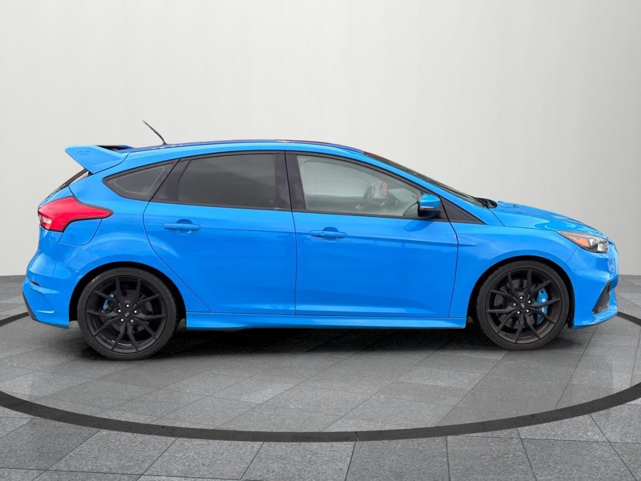 2017 Ford Focus RS Base 4dr Hatchback Photo