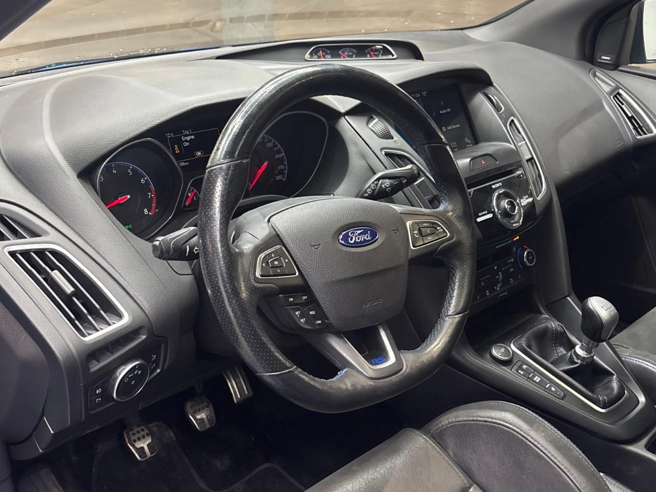 2017 Ford Focus RS Base 4dr Hatchback Photo