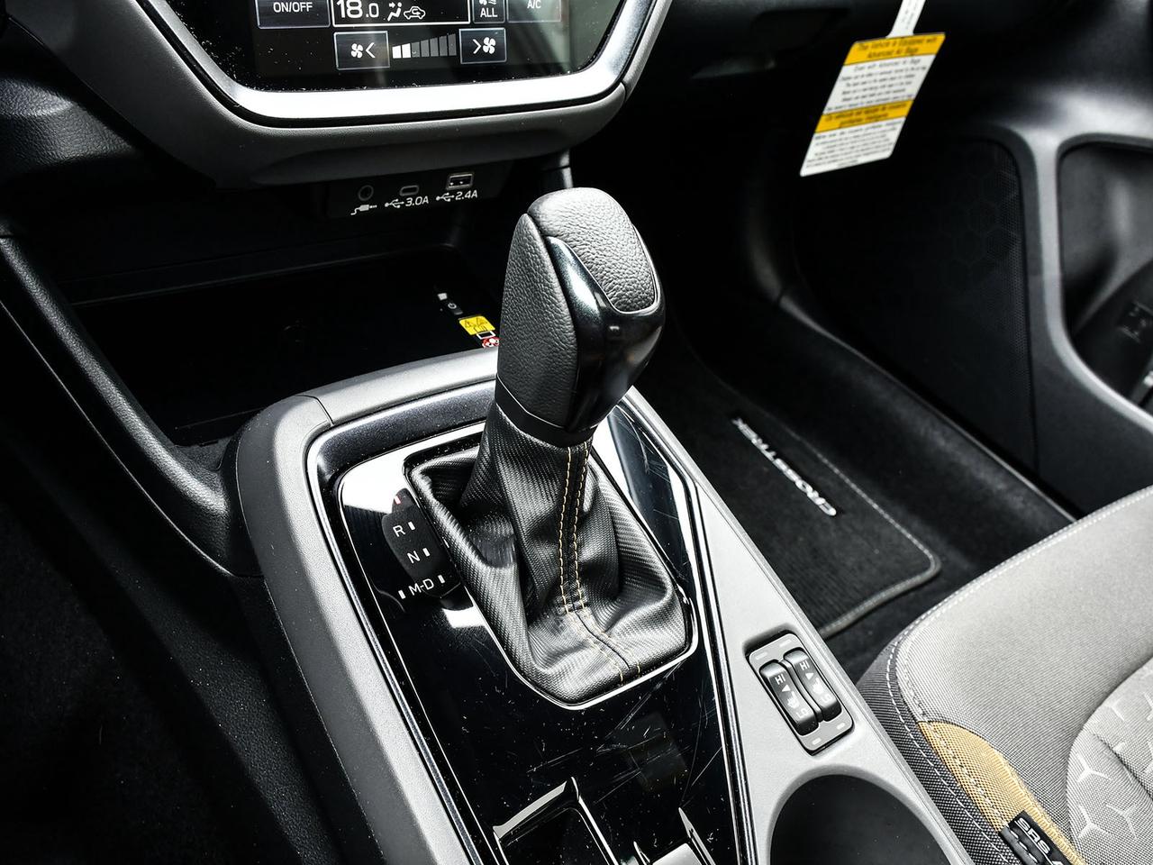 2026 Subaru Crosstrek ONYX  LOW KM   DEMO  CLEAN CARFAX  SUNROOF  AWD Photo