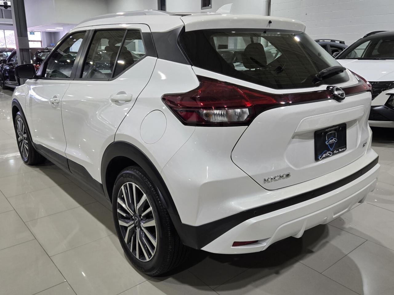 2024 Nissan Kicks SV CVT No Accidents One Owner APPLE CAR-PLAY PARK Photo