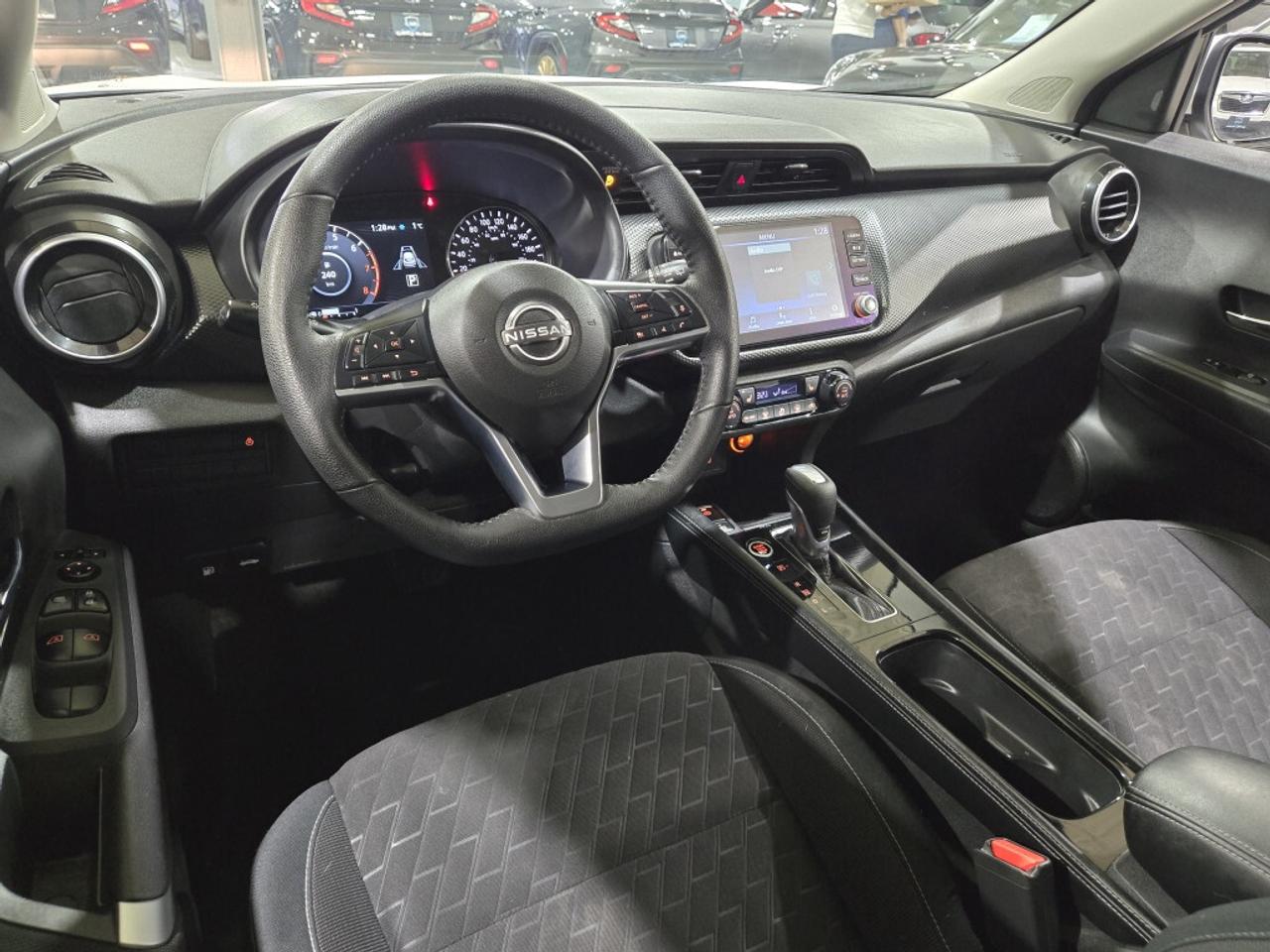 2024 Nissan Kicks SV CVT No Accidents One Owner APPLE CAR-PLAY PARK Photo