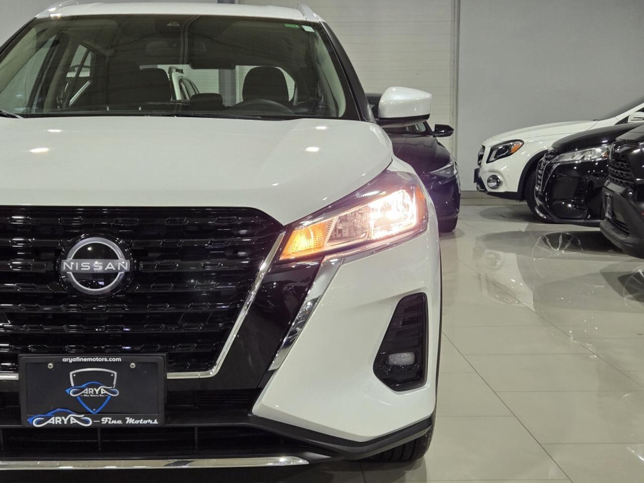 2024 Nissan Kicks SV CVT No Accidents One Owner APPLE CAR-PLAY PARK Photo