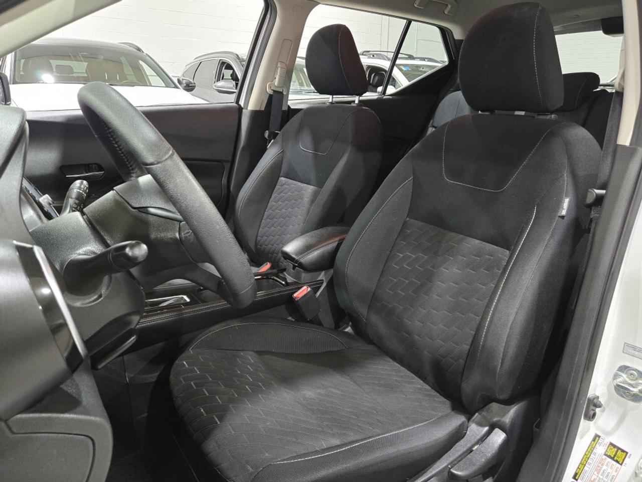 2024 Nissan Kicks SV CVT No Accidents One Owner APPLE CAR-PLAY PARK Photo