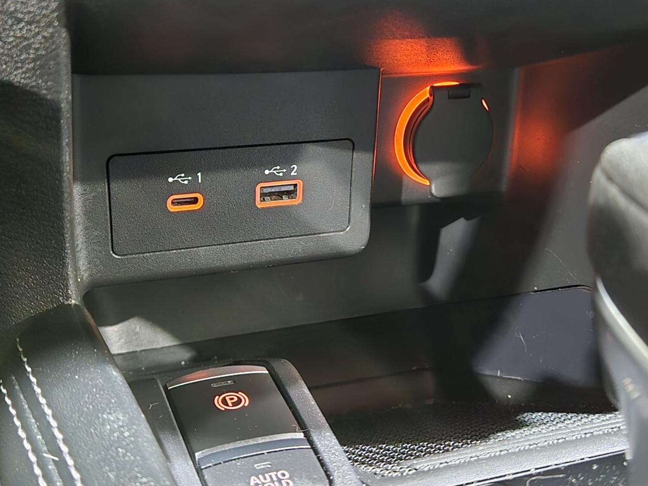 2024 Nissan Kicks SV CVT No Accidents One Owner APPLE CAR-PLAY PARK Photo