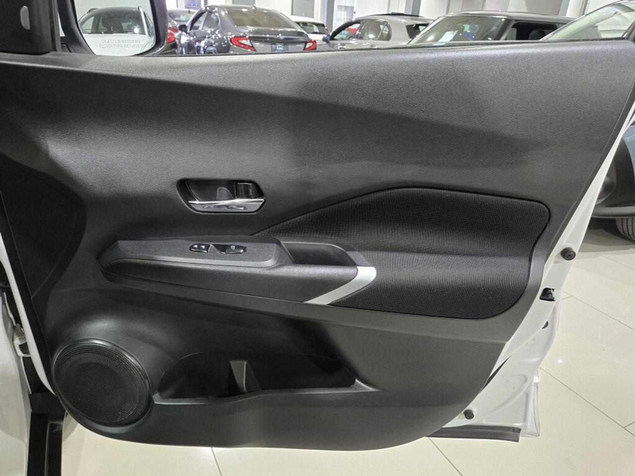 2024 Nissan Kicks SV CVT No Accidents One Owner APPLE CAR-PLAY PARK Photo