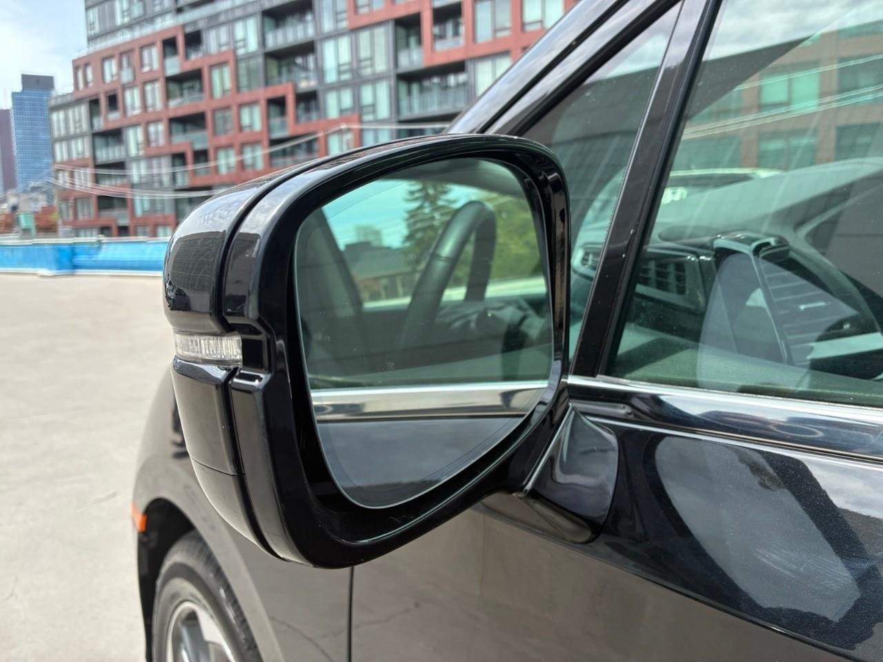 2022 Honda Odyssey Touring Passenger Van Photo