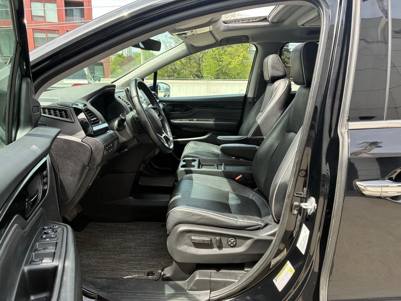 2022 Honda Odyssey Touring Passenger Van Photo