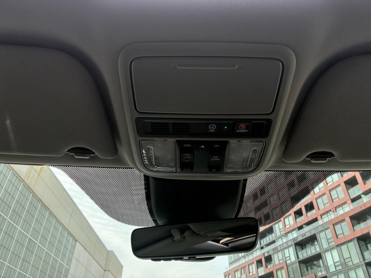 2022 Honda Odyssey Touring Passenger Van Photo