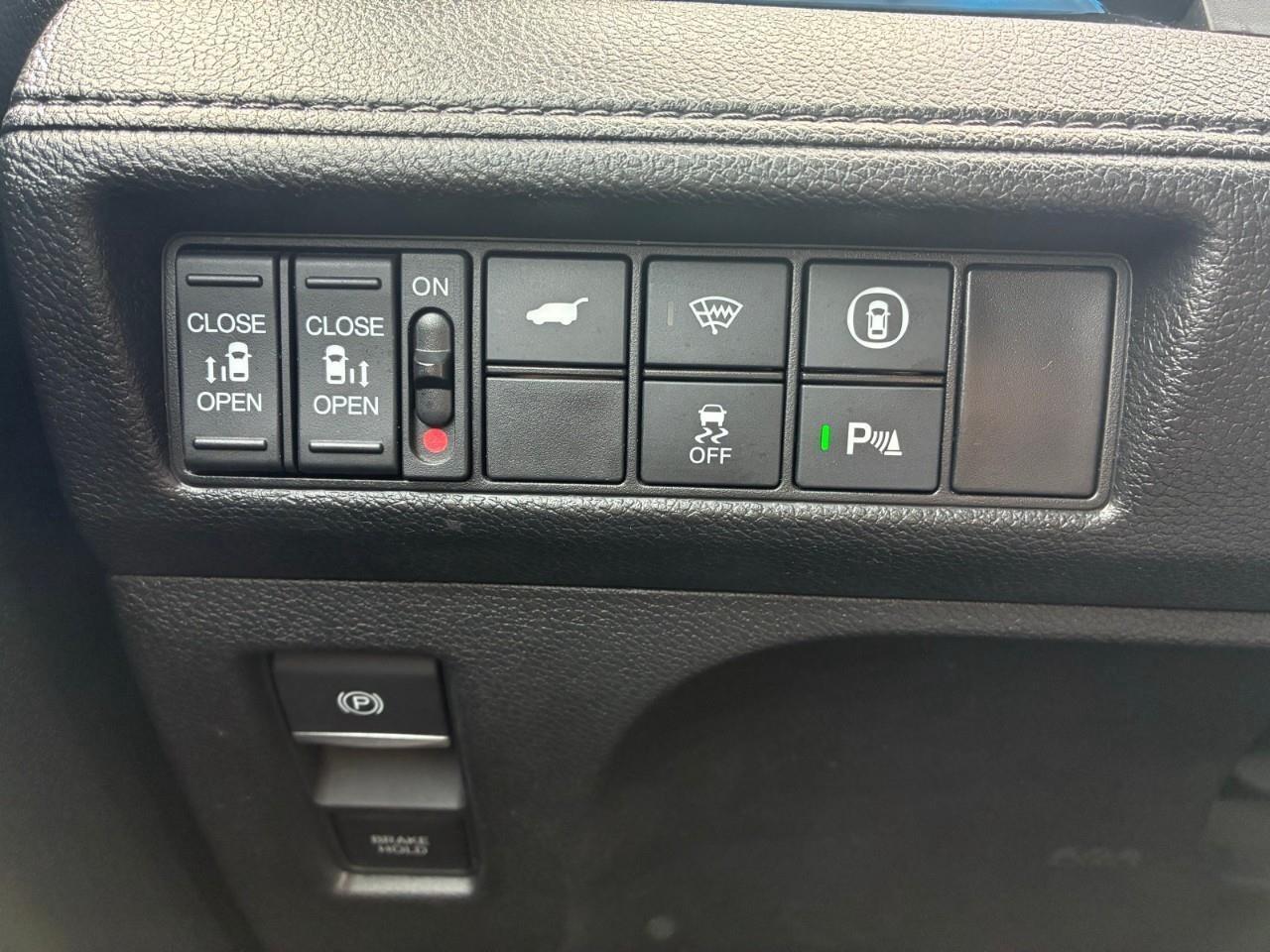 2022 Honda Odyssey Touring Passenger Van Photo