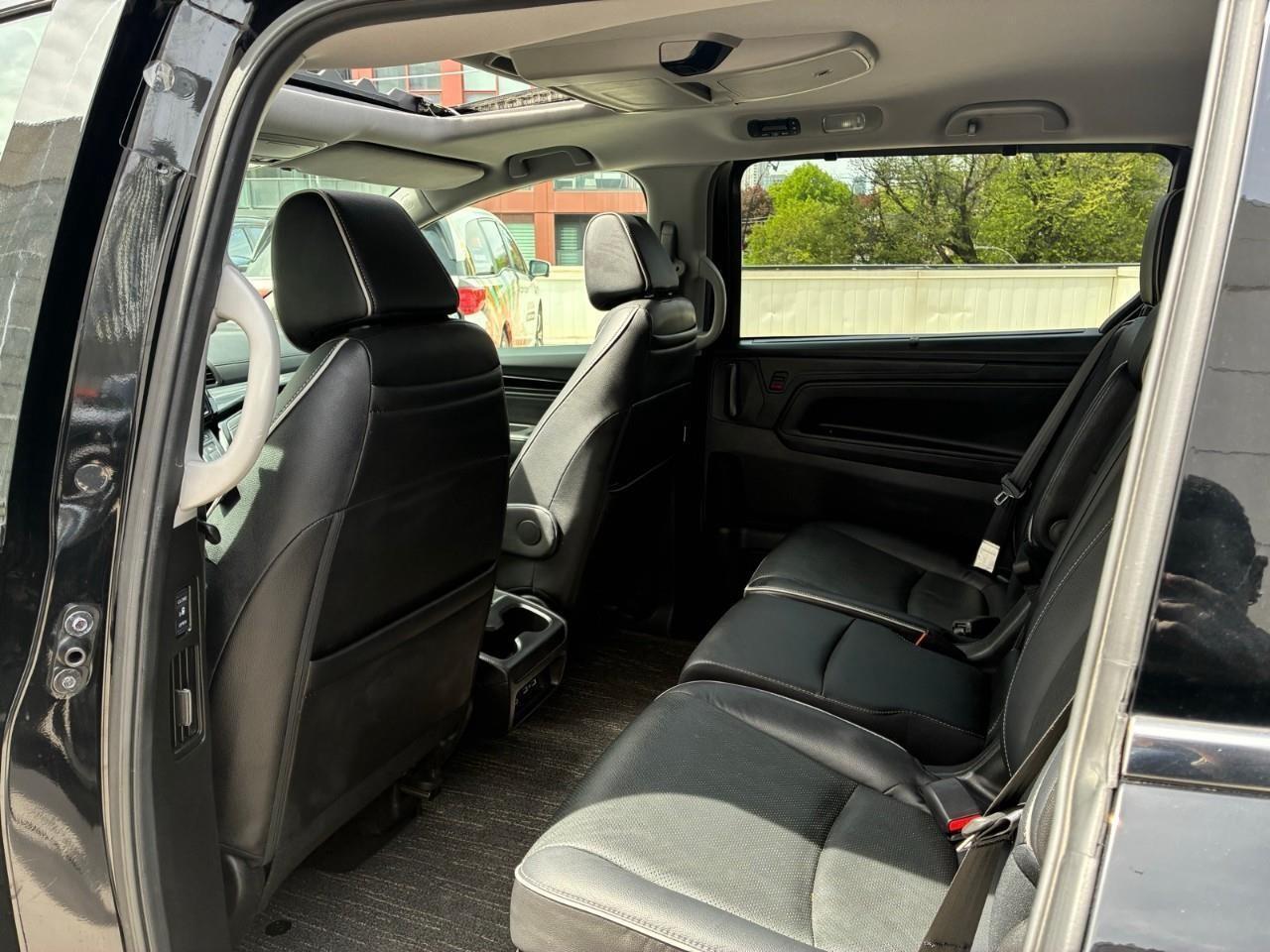 2022 Honda Odyssey Touring Passenger Van Photo