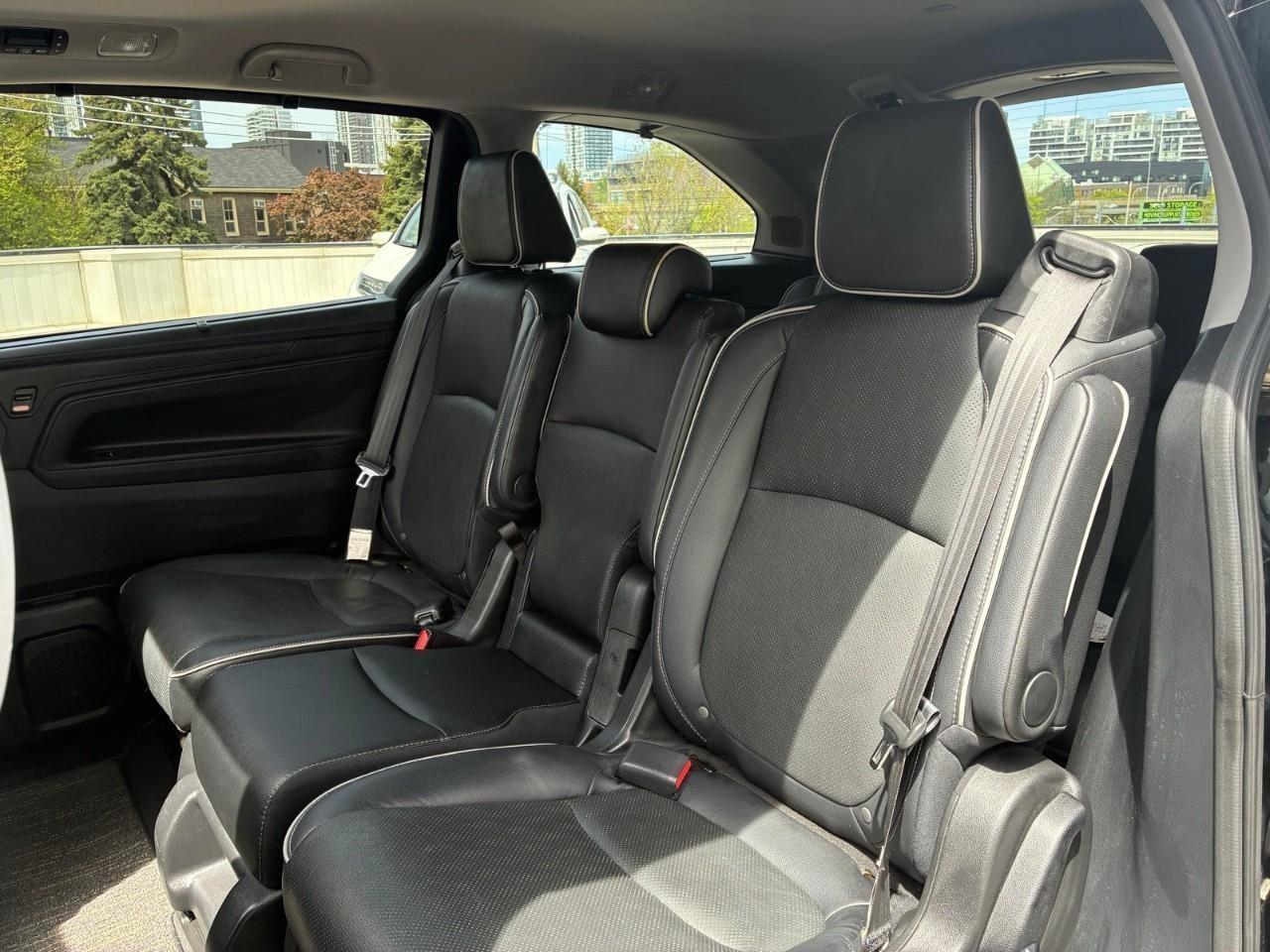 2022 Honda Odyssey Touring Passenger Van Photo