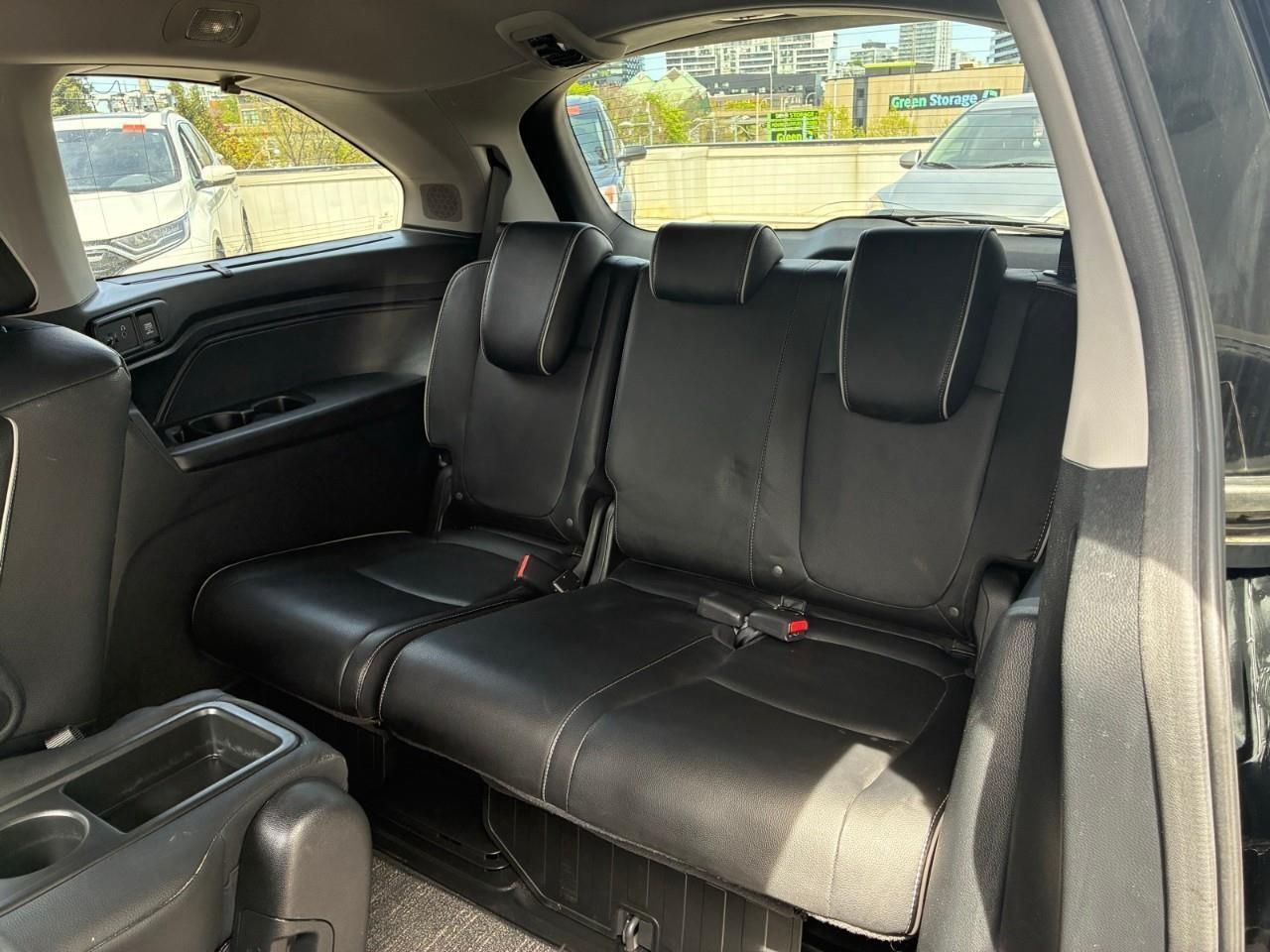 2022 Honda Odyssey Touring Passenger Van Photo
