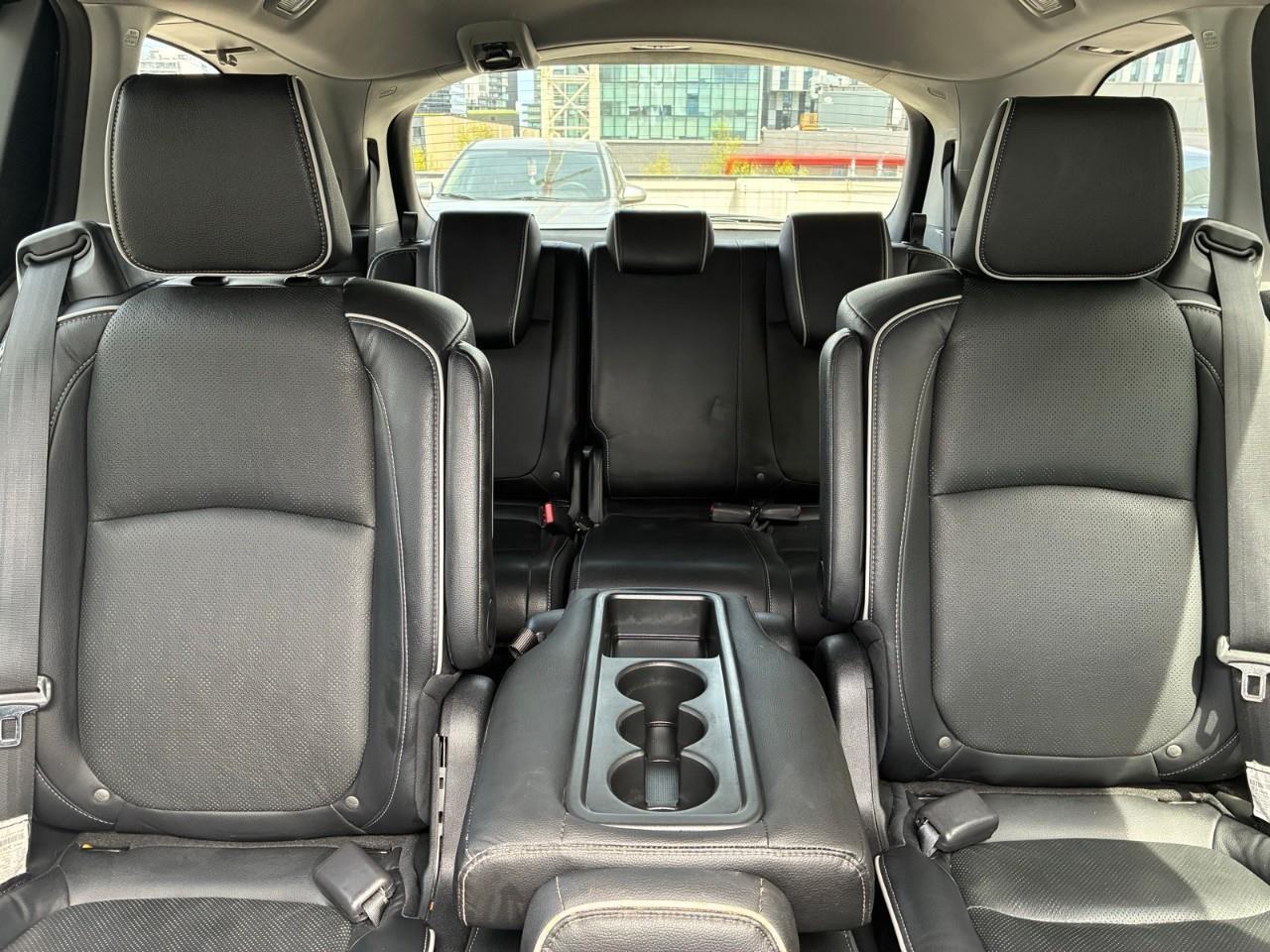 2022 Honda Odyssey Touring Passenger Van Photo