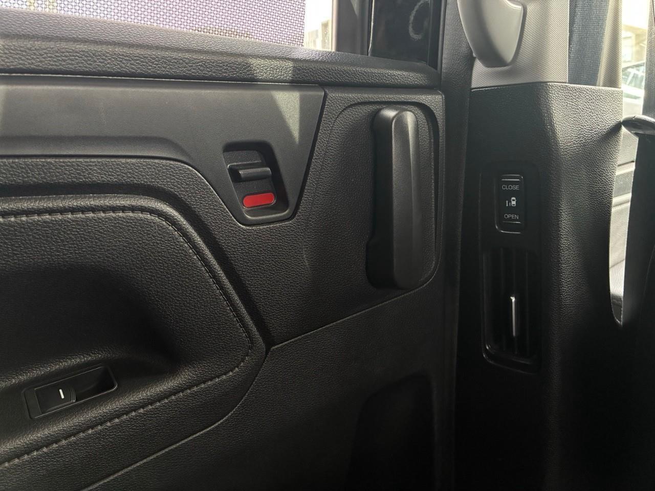 2022 Honda Odyssey Touring Passenger Van Photo