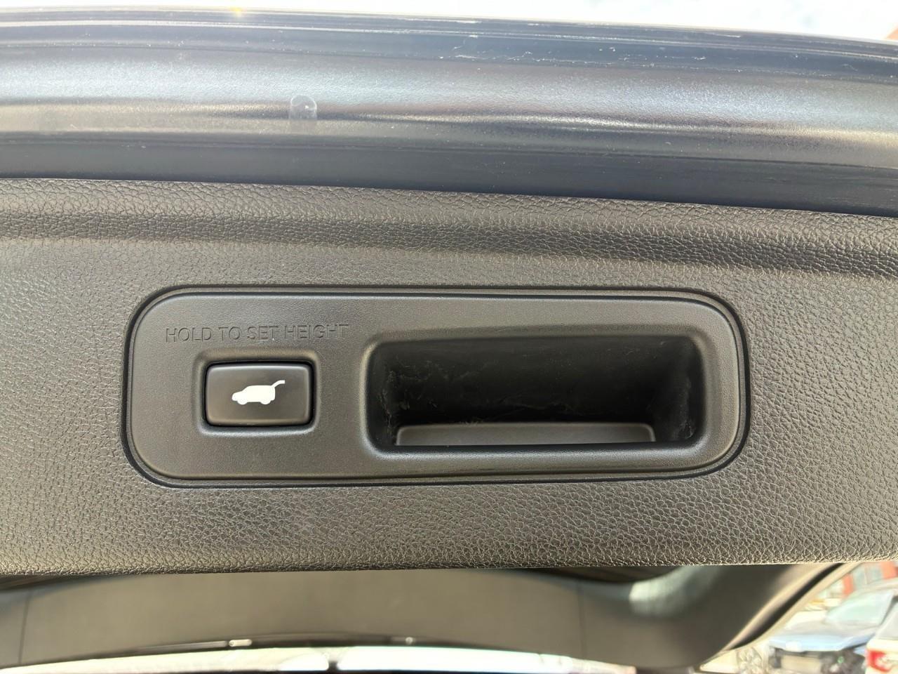 2022 Honda Odyssey Touring Passenger Van Photo