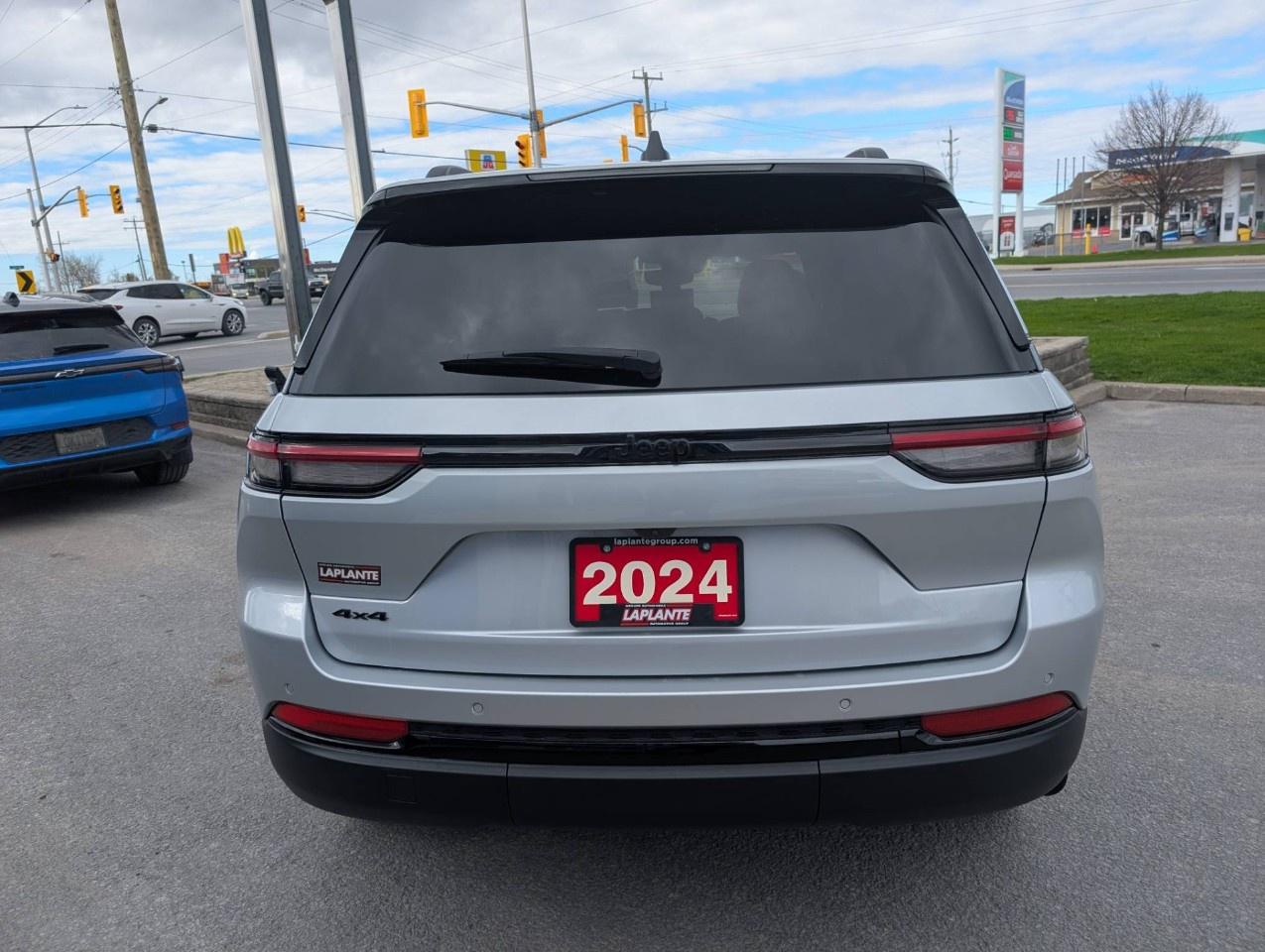 2024 Jeep Grand Cherokee ALTITUDE 4X4 Photo