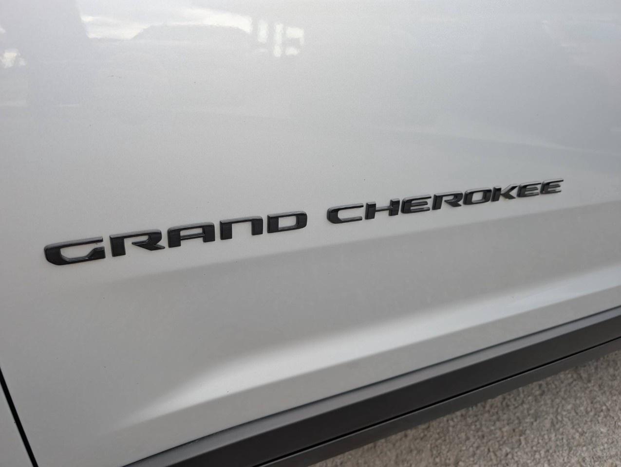 2024 Jeep Grand Cherokee ALTITUDE 4X4 Photo