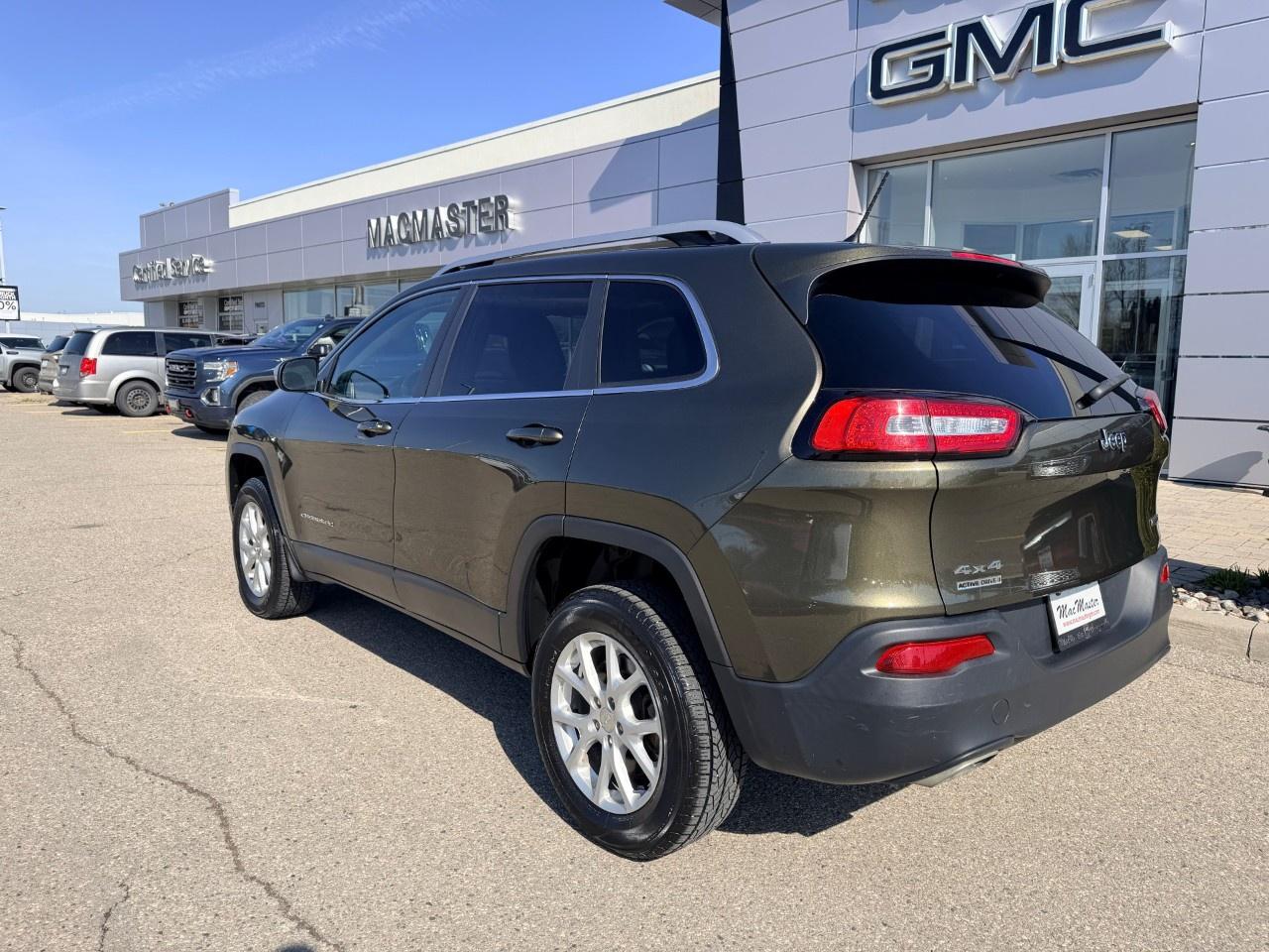 2015 Jeep Cherokee 4WD 4dr North Photo