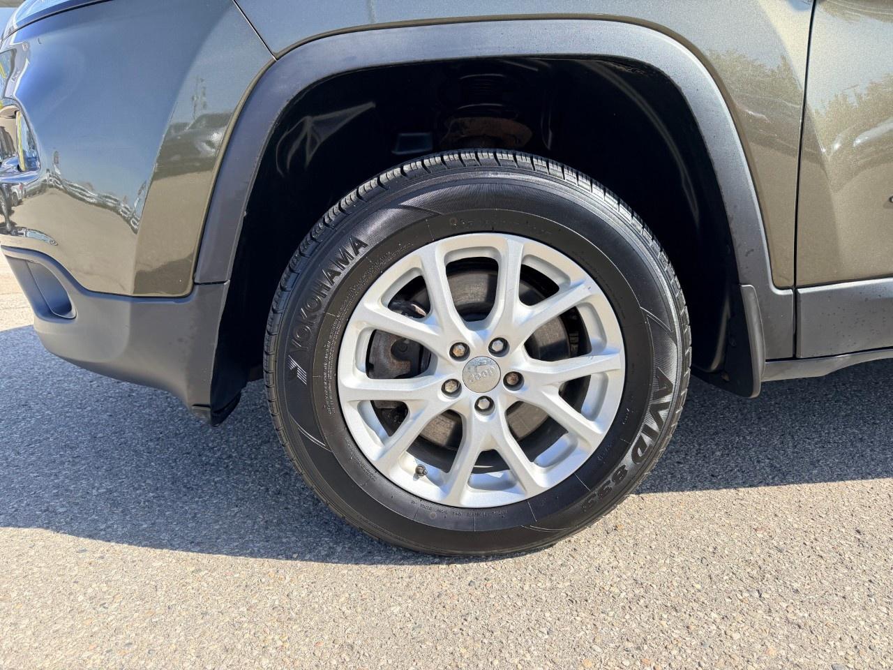 2015 Jeep Cherokee 4WD 4dr North Photo