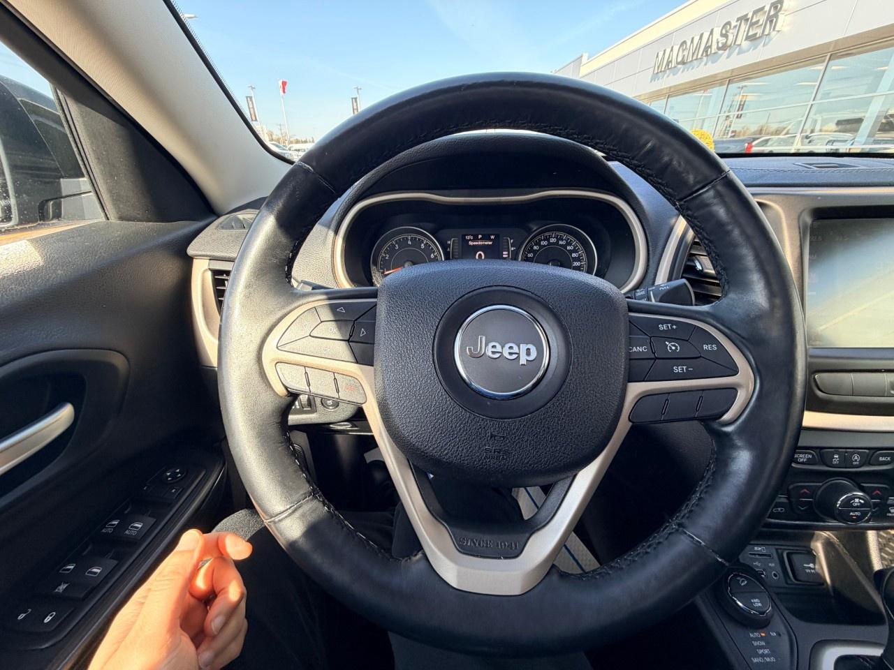 2015 Jeep Cherokee 4WD 4dr North Photo