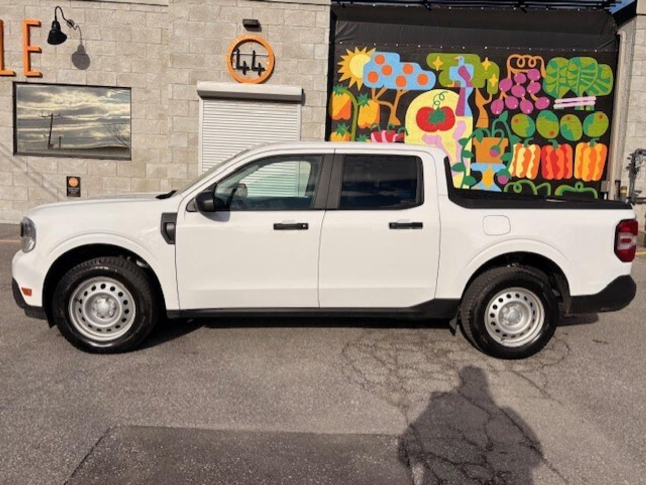 2024 Ford Maverick XL AWD SuperCrew ONLY 33KM-1 OWNER-FACTORY WARR!! Photo