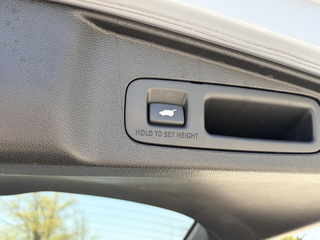 2022 Honda CR-V EX-L AWD   Sunroof   Leather   Heated Seats Photo