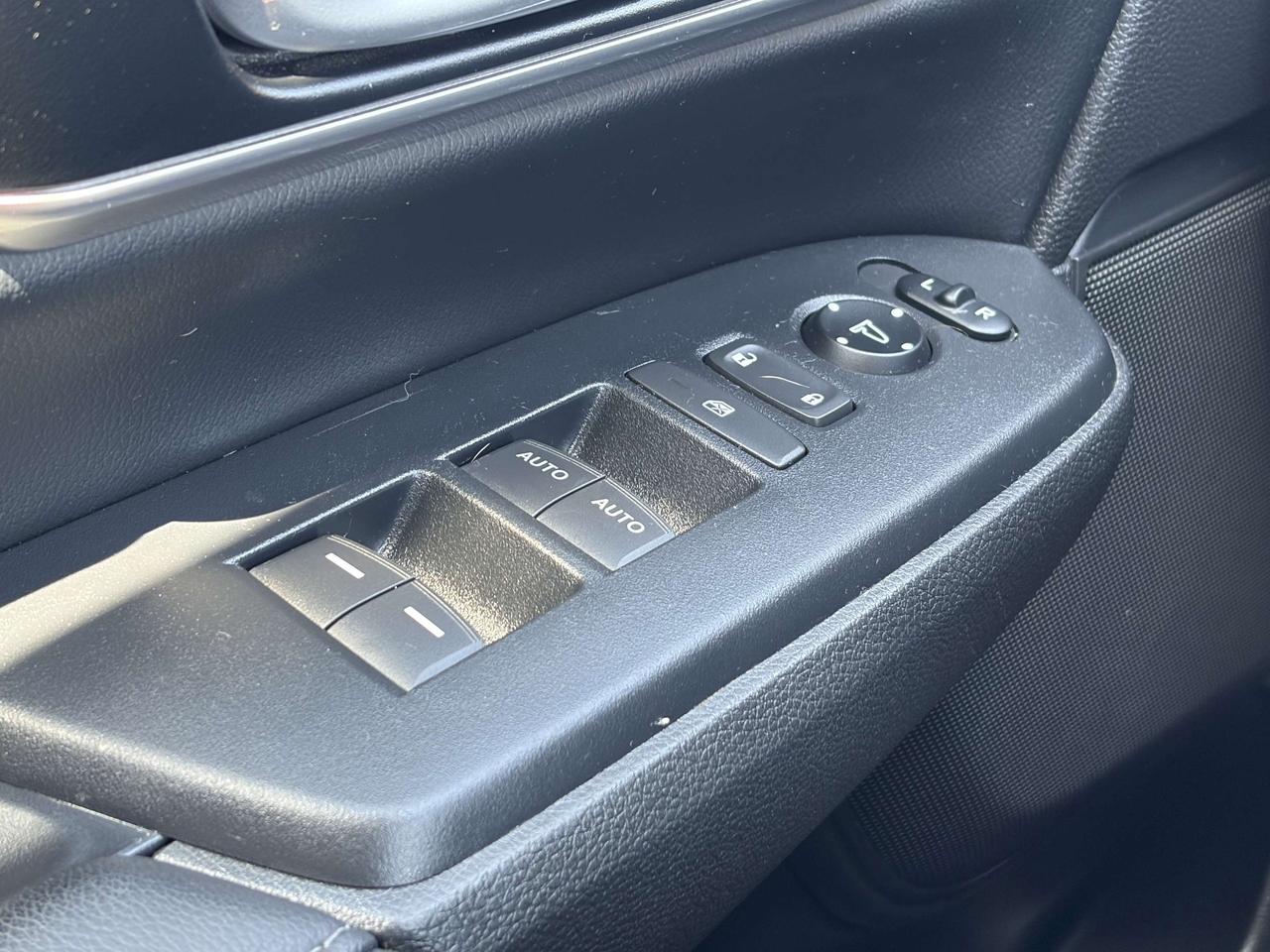 2022 Honda CR-V EX-L AWD   Sunroof   Leather   Heated Seats Photo