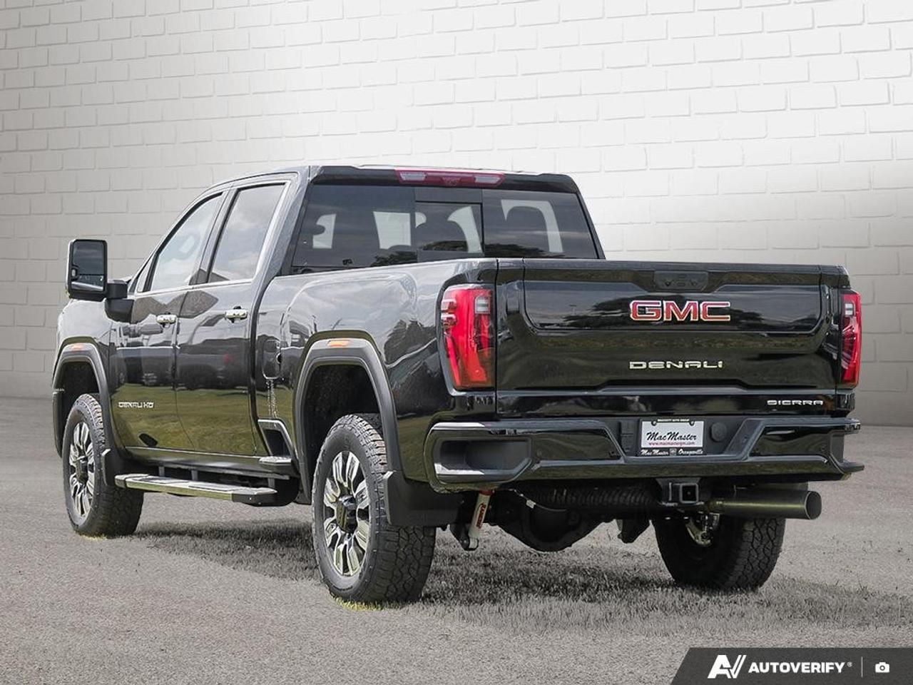 2025 GMC SIERRA 2500HD 4WD Crew Cab Standard Box Denali Photo