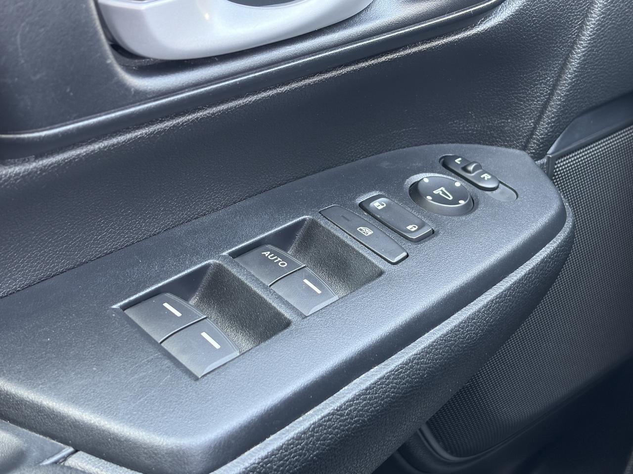 2022 Honda CR-V LX FWD   Heated Seats   CarPlay   Android Auto Photo