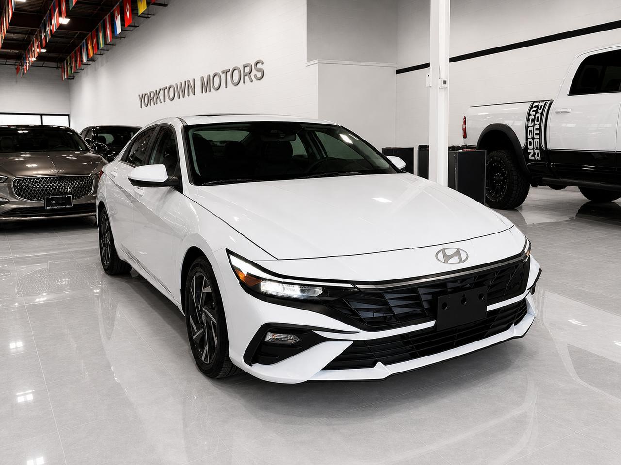2024 Hyundai Elantra PREFFERRED W/TECH-4D / Apple+Android car player Photo