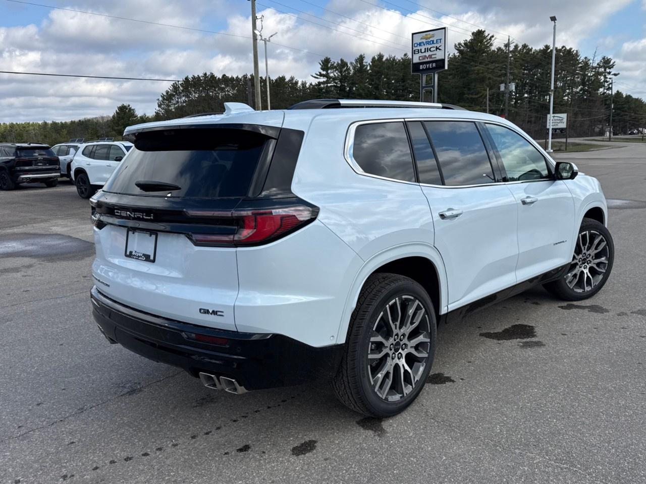 2026 GMC Acadia AWD Denali Ultimate Photo4