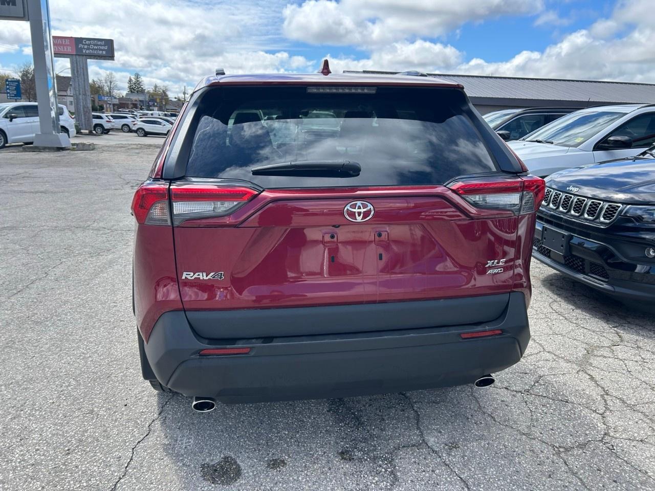 2020 Toyota RAV4 XLE AWD Photo