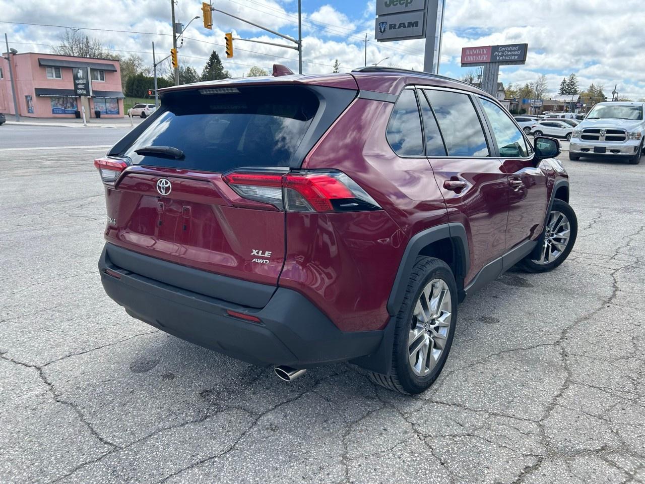 2020 Toyota RAV4 XLE AWD Photo
