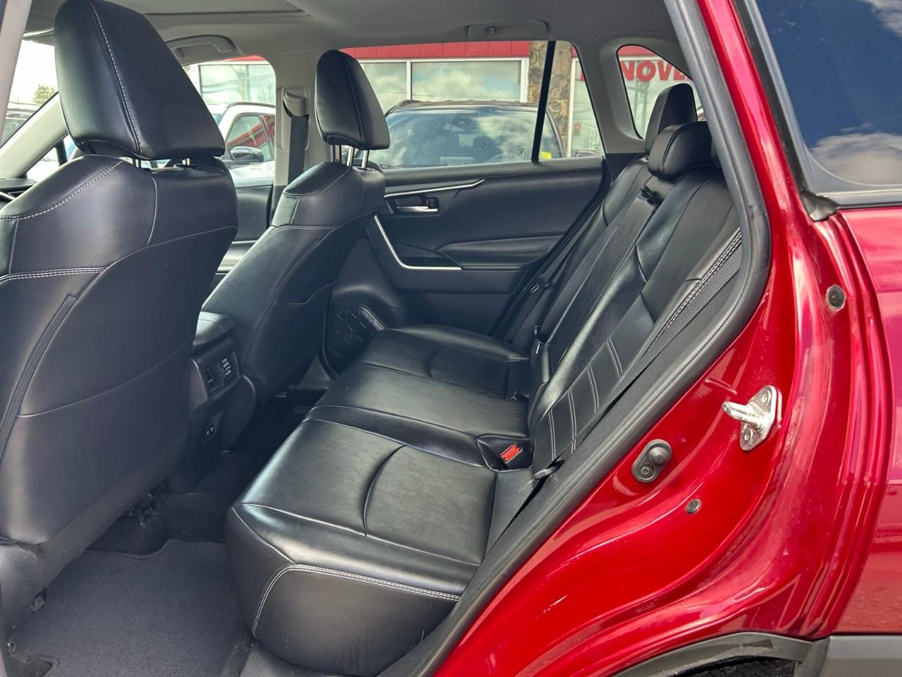 2020 Toyota RAV4 XLE AWD Photo